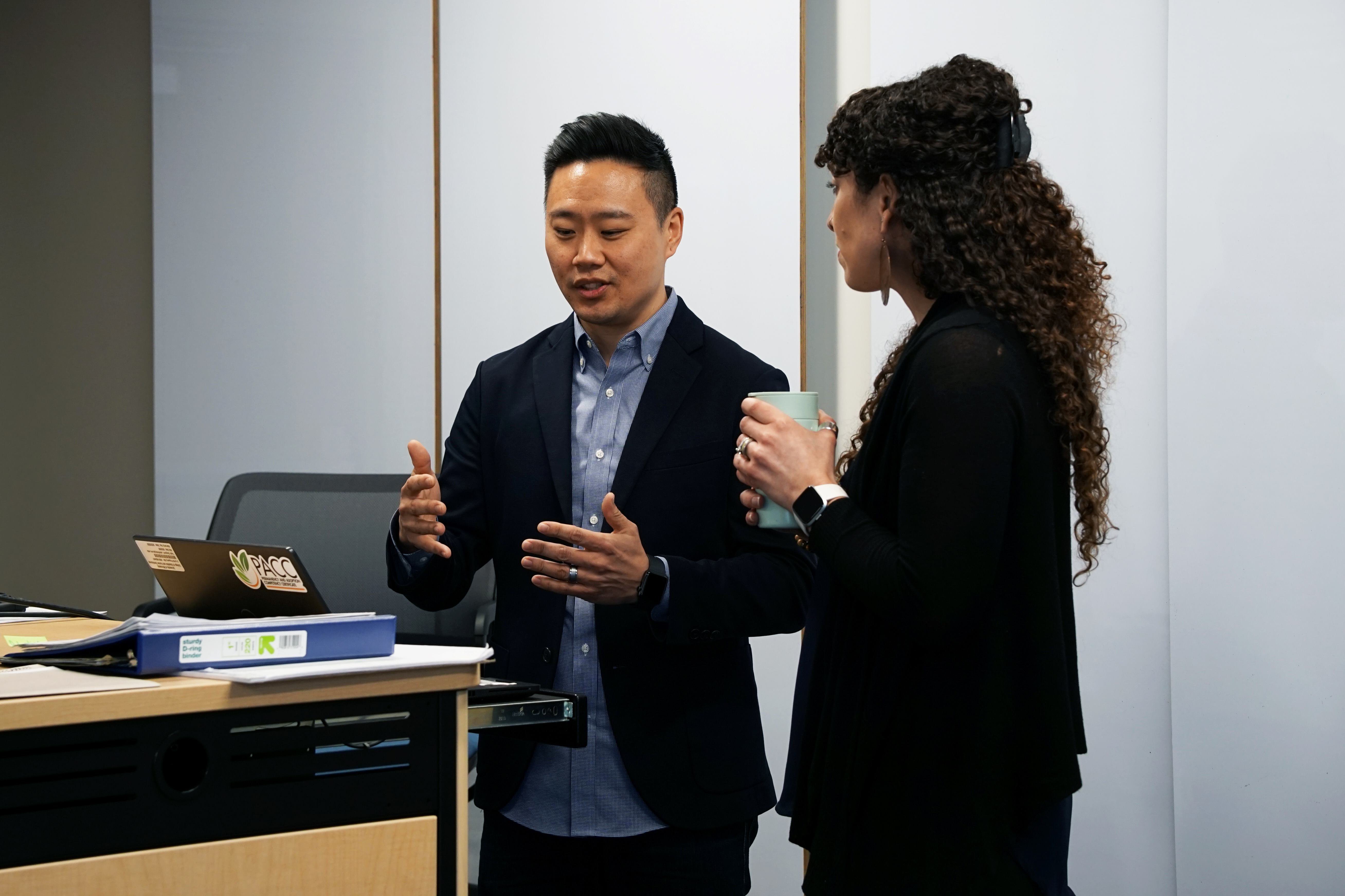 cam elliott talking.jpg